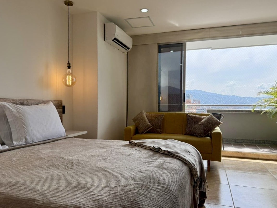 Oviedo high floor AC loft